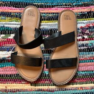 Time and Tru Women's Black Sandals